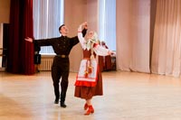Кто сказал, что нет у песни места на войне? 